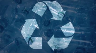 Plastik Şişe Yığını ile Çevresel Grafik