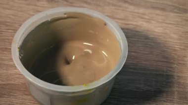 Fırçalar ve Boyalar Kapalı Çekimler