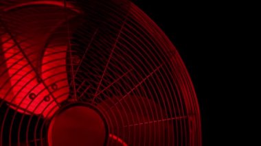 Fan Kırmızı Işık Güvenlik Bölgesinde Başladı