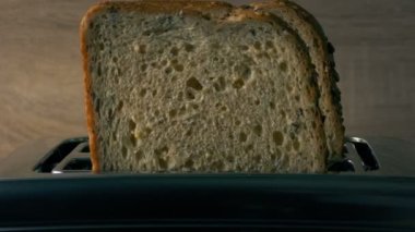 Kahverengi ekmek tost makinesine konur