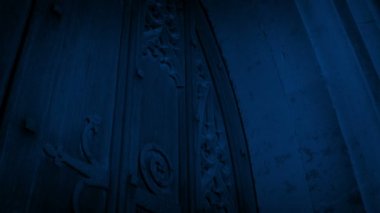 Eski Ortaçağ Kapısı Gece Kapanışı