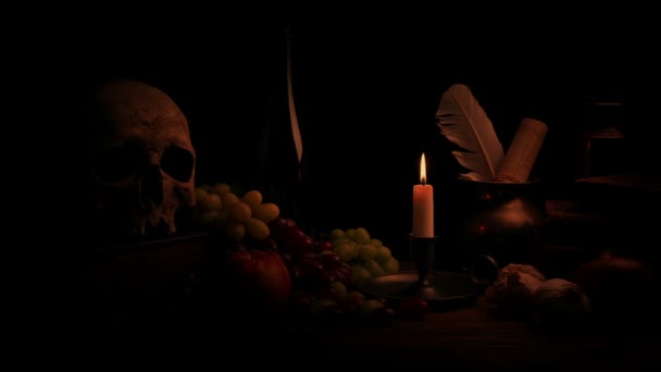Καλλιτεχνική Νεκρή Φύση Στο Σκοτάδι Κεριά — Αρχείο Βίντεο