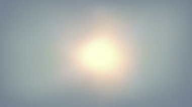 Sıcak Hava Altında Parlak Güneş Işıkları