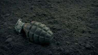 Yerdeki El Bombası Hareketli Çekim