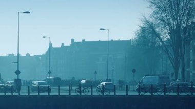 Yoğun Yol Sabahları Evlerin Yakınları