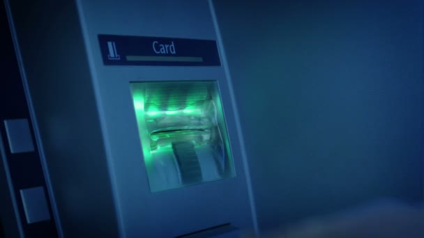 Persoon Gebruikt Geldautomaat Avond Elke Valuta — Stockvideo