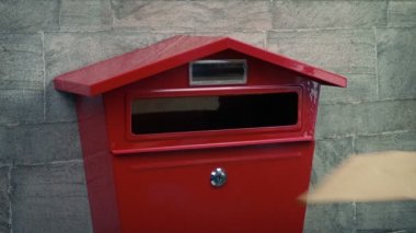 Posta Kutusuna Koyulan Paketler