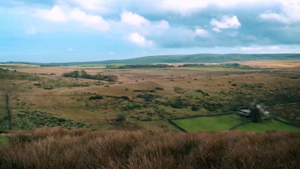 A Moorland Farm és mezők — Stock videók