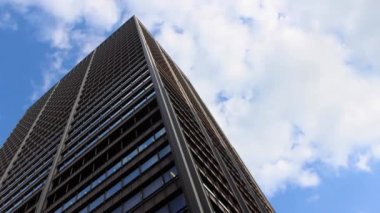 Gökyüzü hareket ile Office Tower