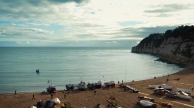 Yaz plaj sahne tekneler ile