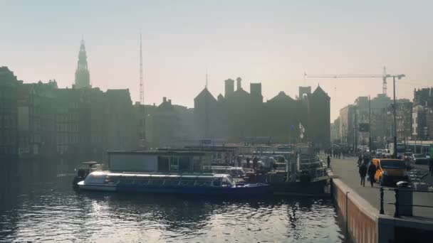 Sonniger Hafen in der Stadt — Stockvideo