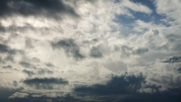 Enorme paesaggio nuvoloso drammatico Timelapse — Video Stock