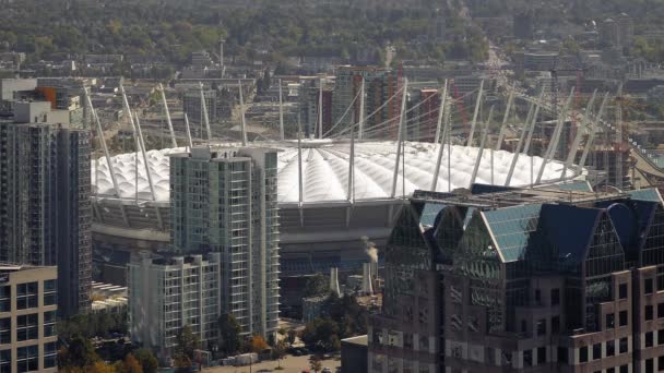 Stade énorme dans la ville — Video