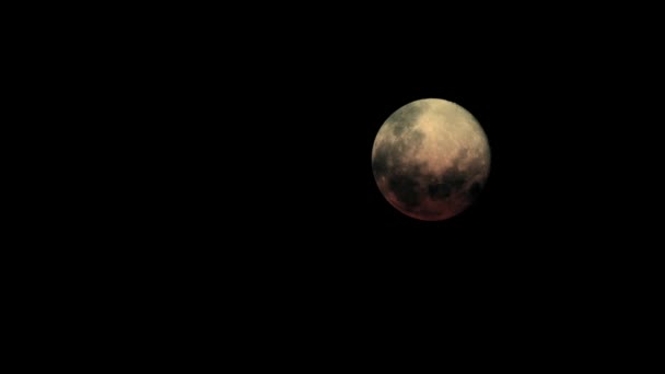 穿过云层的邪恶月亮 — 图库视频影像