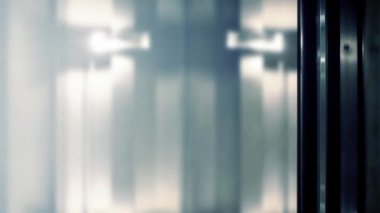 Havaalanı geçit ararken gidiyor