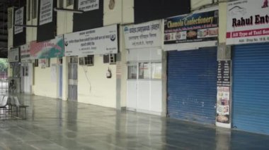 Hindistan 'da Corona salgınındaki eyalet otobüsleri terminali, salgın nedeniyle kapalı.. 