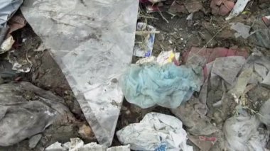 Küresel ısınma, çevre kirliliği gibi 19 kirliliği kapsıyordu. 60fps