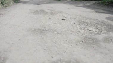 Hindistan sokaklarındaki çukurlar, Hindistan 'daki yol durumu, en kötüsü.