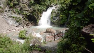 Su, Doğa Güzelliğinin Orijinal Kaynağı