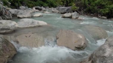 Su, Doğal Güzelliğin Orijinal Kaynağı