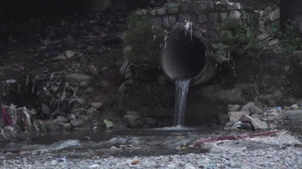 Acqua inquinata, il più grande pericolo per il nostro pianeta — Video Stock