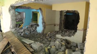 Kedarnath faciası enkazda cesetleri arıyor 