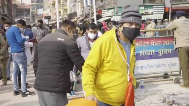 Mahakumbh Haridwar κατά τη διάρκεια της πανδημίας του Coronavirus — Αρχείο Βίντεο