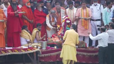 Eşitliğin Bir Çerçevede Gösterilmesi, Hinduizm Kültürü