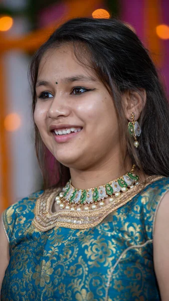 Indian children wearing ethnic Indian dress during Raksha Bandhan. — Stock Photo, Image