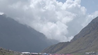 , Himalaya dağlık nehri doğanın güzel manzarası. 