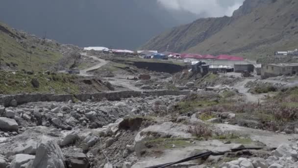 Lavori di costruzione in corso nell'Himalaya superiore — Video Stock