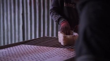 Kedarnath için çalışan işçi.. 