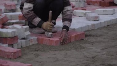 Kedarnath için çalışan işçi.. 