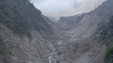 , Himalaya dağlık nehri doğanın güzel manzarası. 