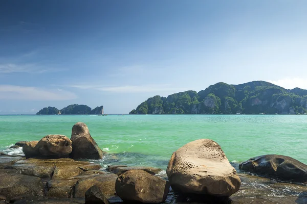 Острови Пхі-Пхі в Таїланді — стокове фото