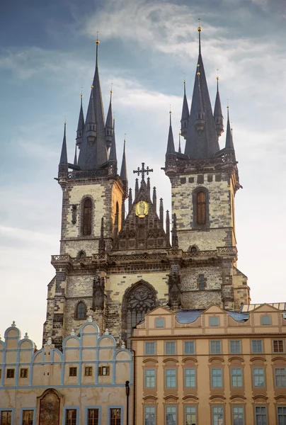 Kerkelijk van onze vrouw voordat tyn in Praag, Tsjechië — Stockfoto