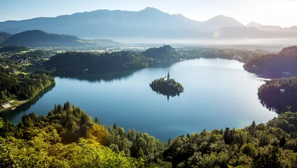 Vogelperspektive auf den See in Slowenien — Stockfoto