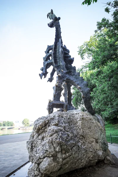 Wawel Kalesi: Krakow ejderha heykeli — Stok fotoğraf