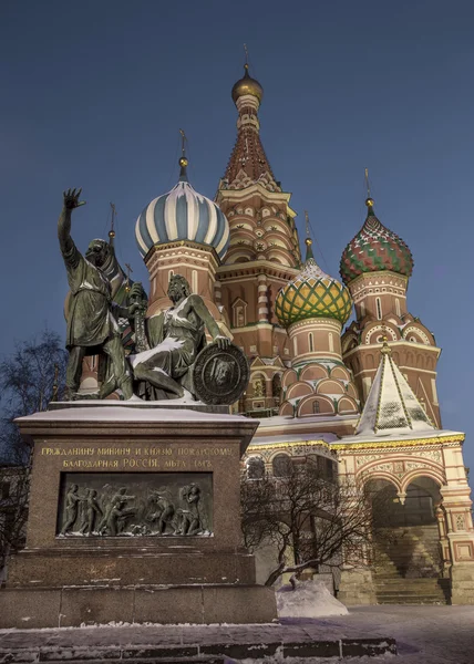 St. Basilikkatedralen på Den røde plass i Moskva, Russland – stockfoto