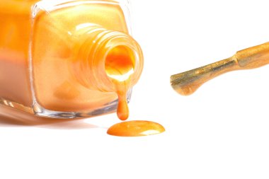 Beyaz bir arka plan üzerinde kozmetik örnek.