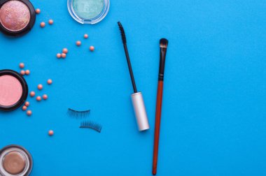 Birçok güzel makyaj.