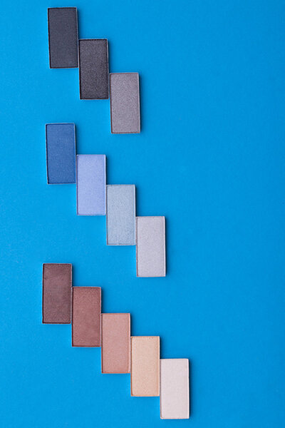 Many beautiful makeup.