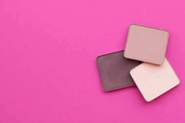 Birçok kozmetik, üstten görünüm.