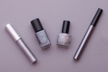 Birçok kozmetik, üstten görünüm.