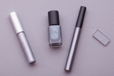 Birçok kozmetik, üstten görünüm.