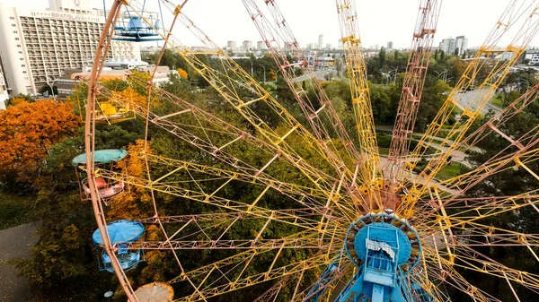 Ferris Wiel Attractie Het Park Herfst Vanaf Een Hoogte — Stockfoto