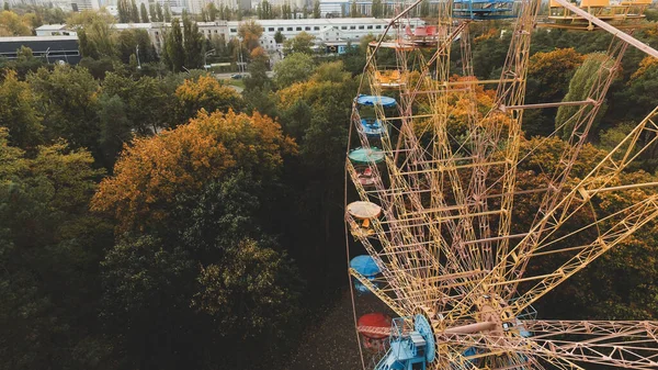 Ferris Wiel Attractie Het Park Herfst Vanaf Een Hoogte — Stockfoto