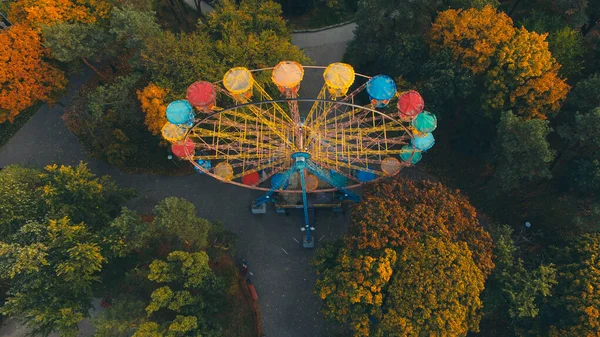 Ferris Wiel Attractie Het Park Herfst Vanaf Een Hoogte — Stockfoto