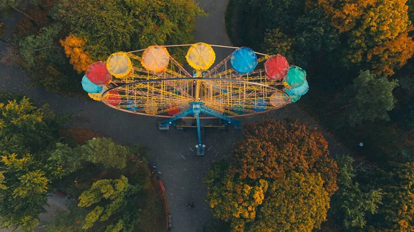 Ferris Wiel Attractie Het Park Herfst Vanaf Een Hoogte — Stockfoto