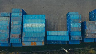 Çok sayıda arabanın yüksekliğinden güzel bir manzara..